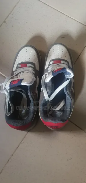 Nike Air Force 1 '07 Lv8
