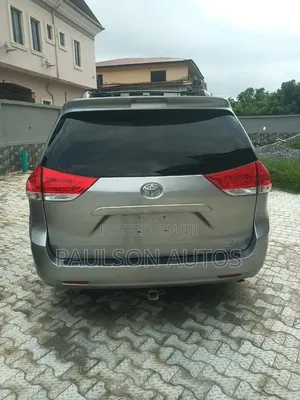 Toyota Sienna 2011 Gray