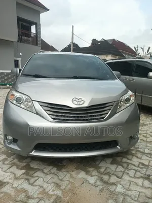 Toyota Sienna 2011 Gray