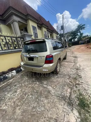 Toyota Highlander 2004 Gold