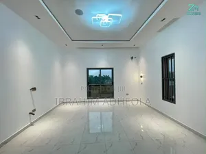 4bdrm Apartment in Ikeja Gra for sale