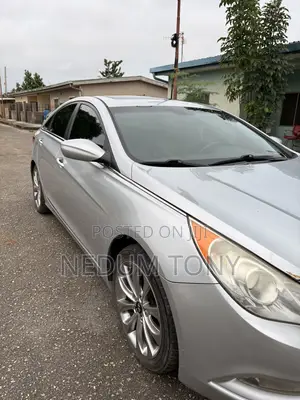 Hyundai Sonata GLS Sedan FWD (2.4L 4cyl 6A) 2013 Silver