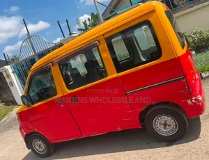 Hijet Minibus