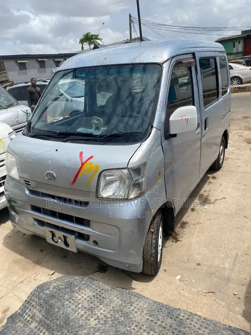 Suzuki APV Minibus 2010 White
