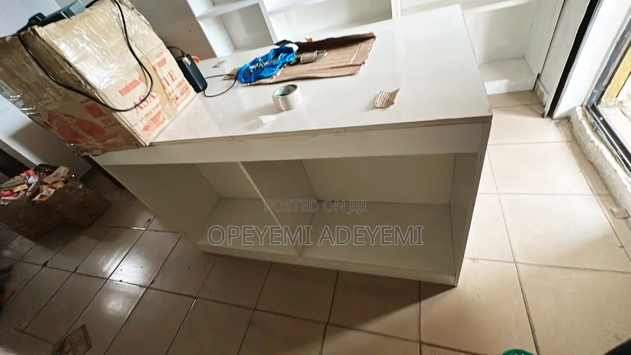 HDF Multipurpose Shelve With Middle Table