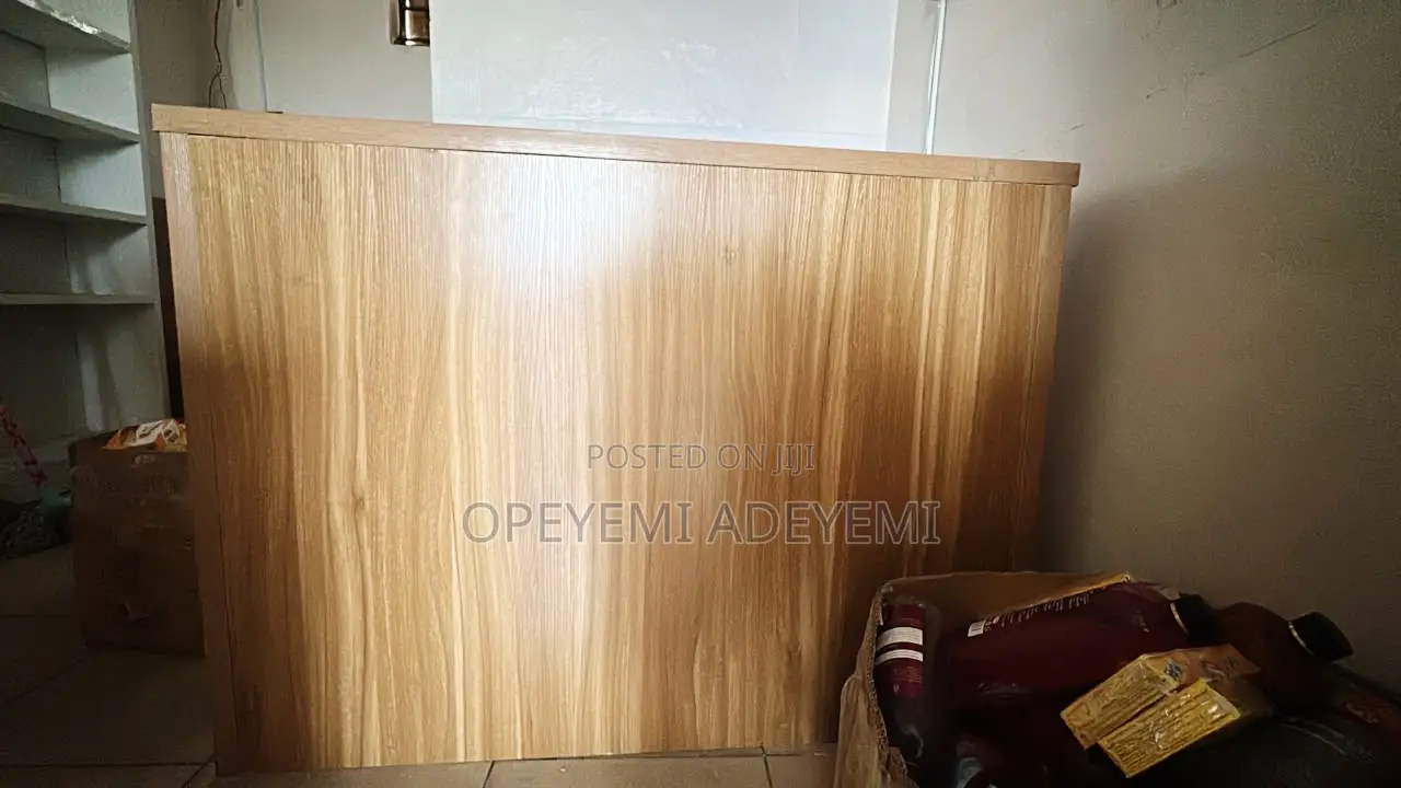 Receptionist Table