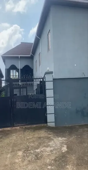 Commercial Warehouse Facing Lagos–Ibadan Expressway, Mowe – ₦300m
