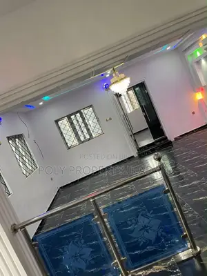 3bdrm Apartment in Adeoje Estate, Akala Express for rent