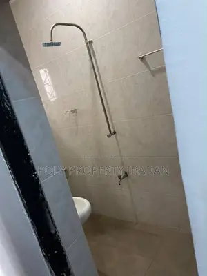 3bdrm Apartment in Adeoje Estate, Akala Express for rent