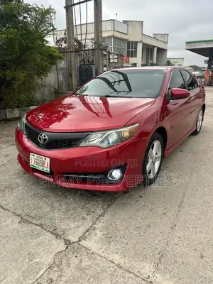 Toyota Camry SE 4dr Sedan (2.5L 4cyl 6A) 2014 Red