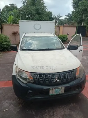 Mitsubishi L200 2015 White