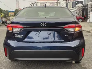 Toyota Corolla LE 2021 Blue