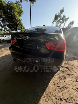 BMW 323i 2011 Black