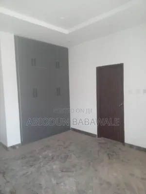 3bdrm Block of Flats in Jahi Gilmore Abuja for rent