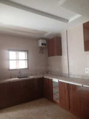 3bdrm Block of Flats in Jahi Gilmore Abuja for rent