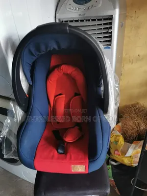 Mamakiddies Baby Car Seat With A Red And Blue Color Scheme