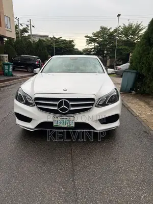 Mercedes-Benz E350 Base 4Matic Sedan AWD (3.5L 6cyl 7A) 2013 White
