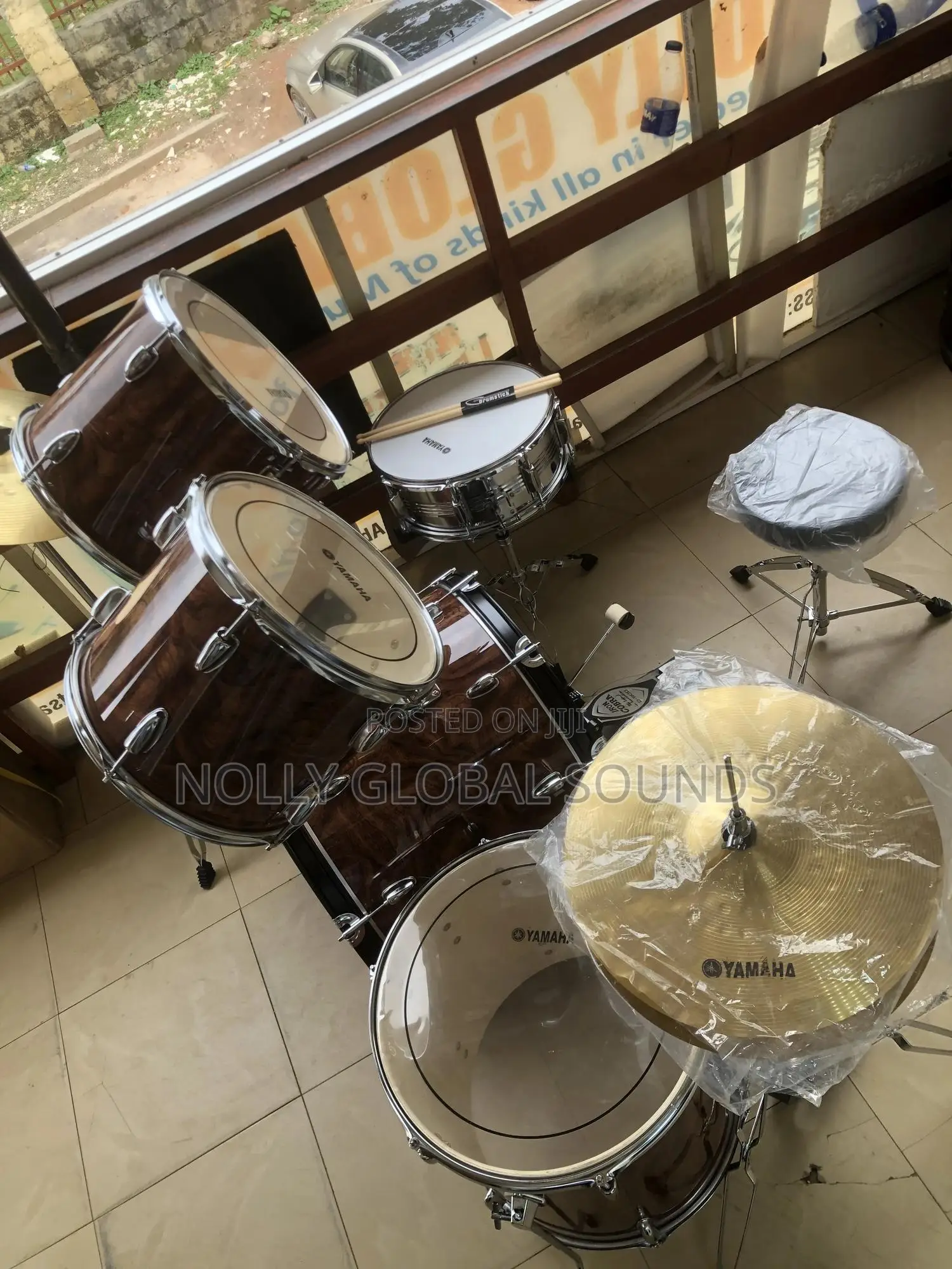 Yamaha Drum Set