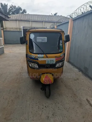 TVS King Deluxe Plus iTouch Start 2024 Yellow