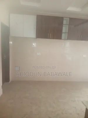 3bdrm Apartment in Jahi Abuja for rent