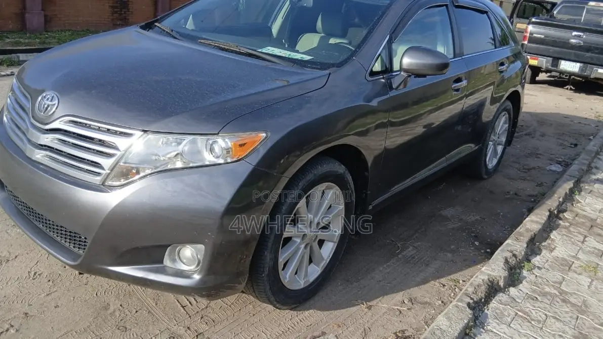 Toyota Venza AWD 2010 Gray
