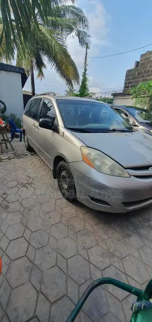 Toyota Sienna LE FWD 2006 Silver