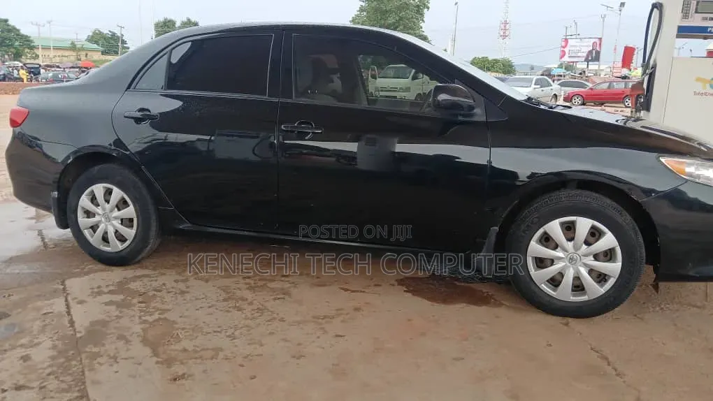 Toyota Corolla 2010 Black