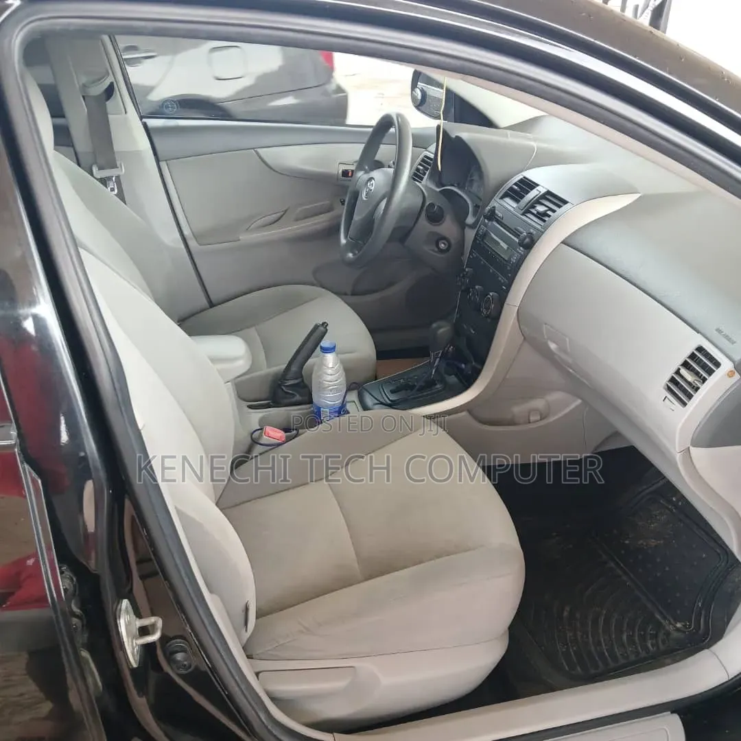 Toyota Corolla 2010 Black