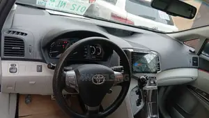 Toyota Venza AWD 2010 Gray