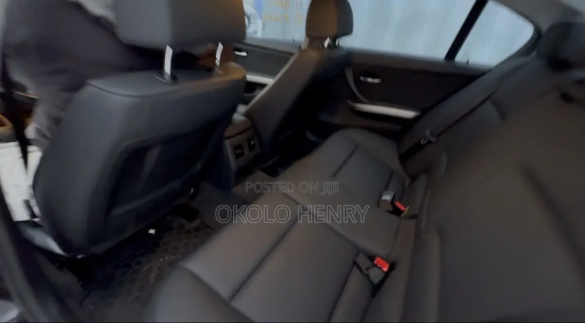 BMW 323i 2011 Black