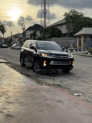 Toyota Highlander XLE 4dr SUV AWD (3.5L 6cyl 6A) 2015 Black