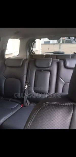 Nissan Pathfinder 2010 Silver
