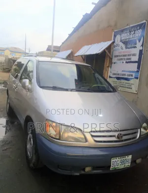 Toyota Sienna XLE 2002 Silver