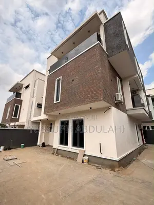 5bdrm Duplex in Opebi for sale