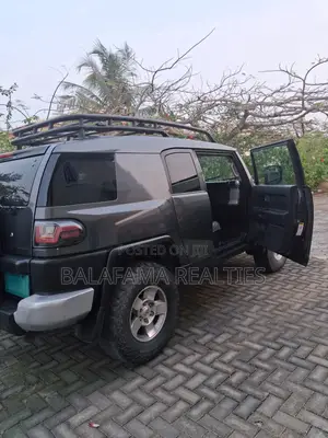 Toyota FJ Cruiser Base 4x4 2008 Gray