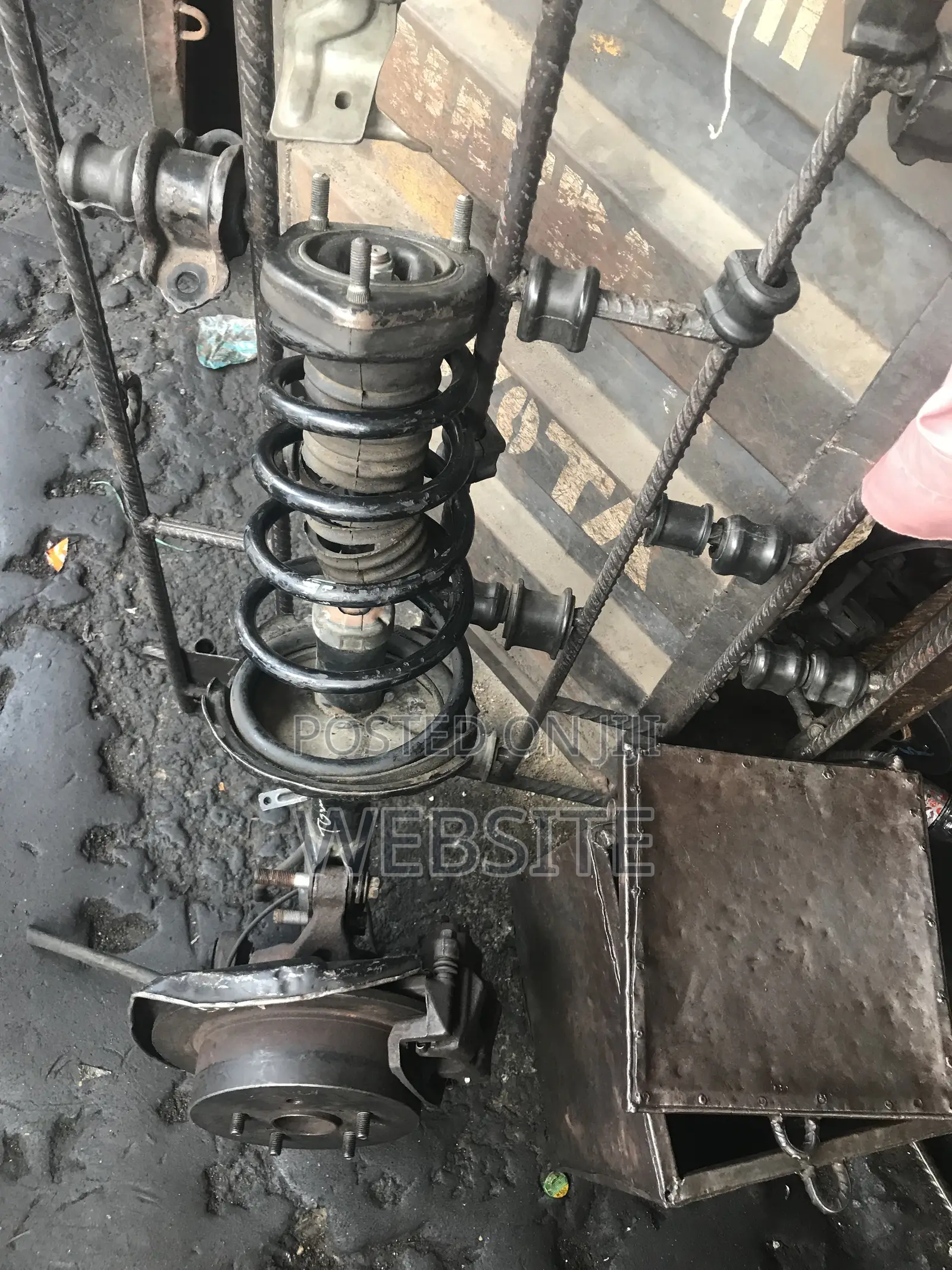 Complete Back Shock Highlander 05