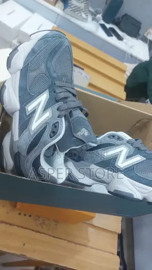 New Balance Snickers