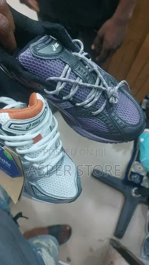 New Balance Snickers