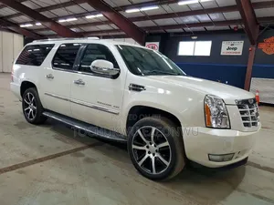 Cadillac Escalade 2013 White