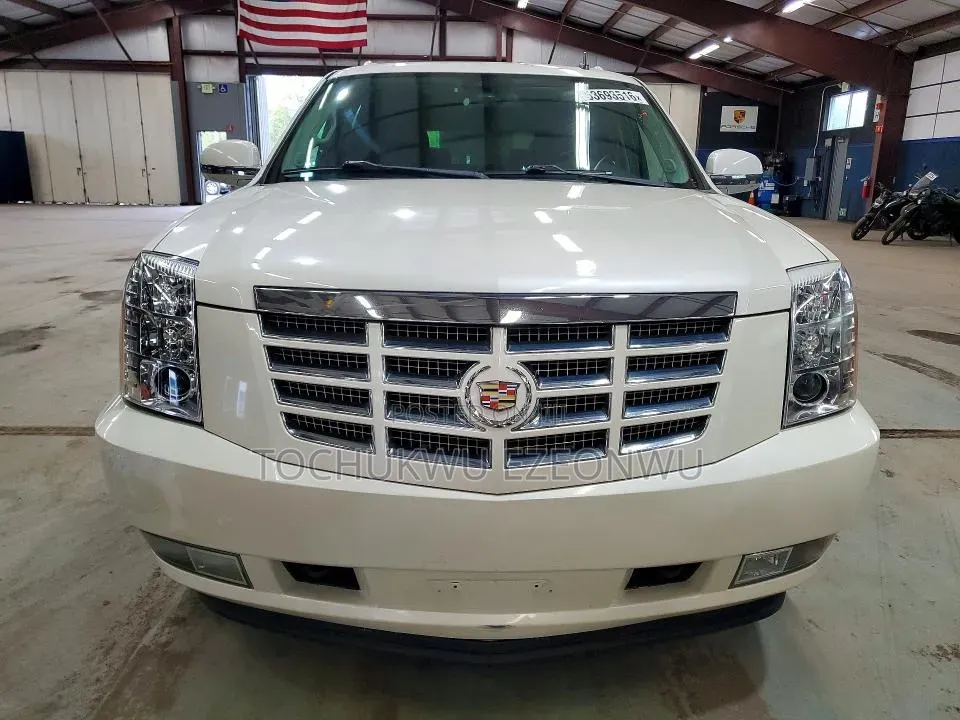 Cadillac Escalade 2013 White