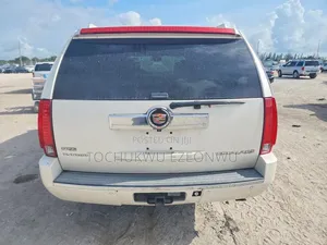 Cadillac Escalade 2010 White