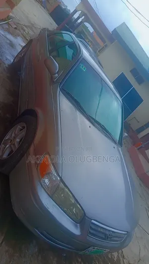 Toyota Camry 2000 Gray