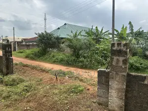 6 Flat Building