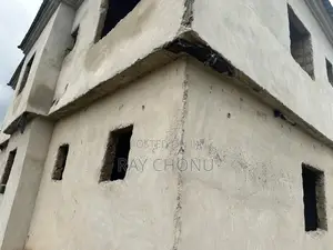 6 Flat Building