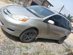 Toyota Sienna 2006 Silver