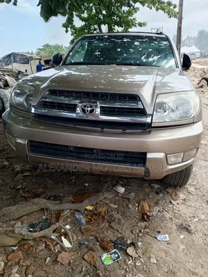 Toyota 4-Runner SR5 V6 4x4 2005 Gold