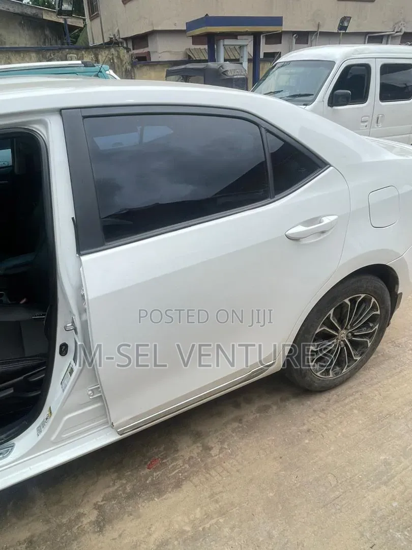 Toyota Corolla 2016 White