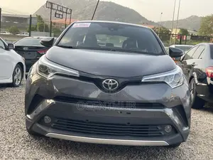 Toyota C-HR XLE FWD Sport Utility (2.0L 4cyl 2AM) 2018 Black