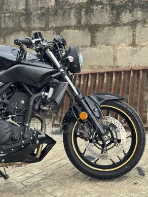 Yamaha 2017 Black