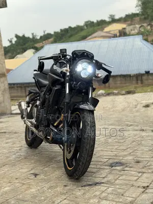 Yamaha 2017 Black
